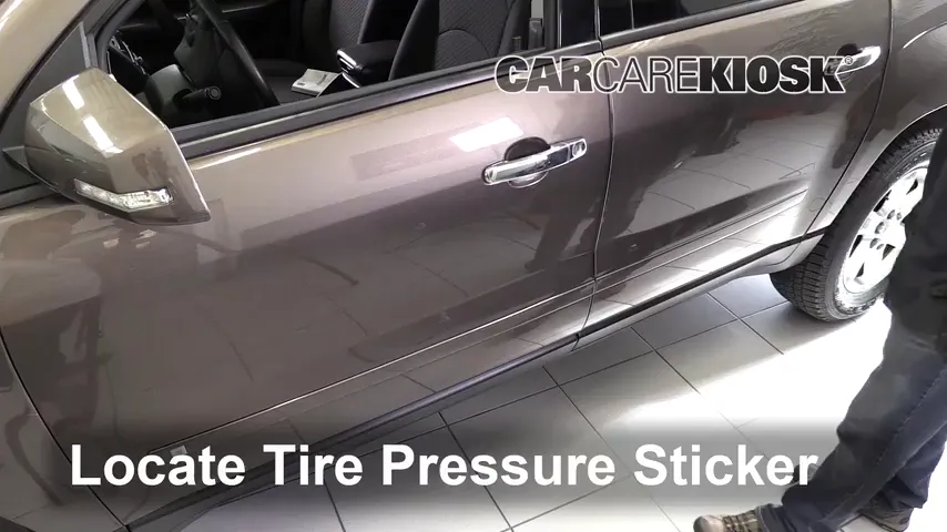 2010 Saturn Outlook XE 3.6L V6 Tires & Wheels Check Tire Pressure